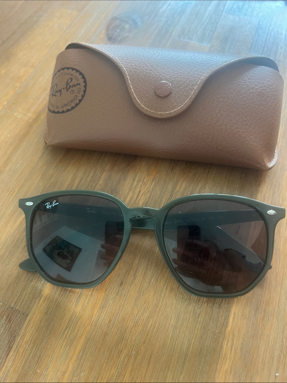Ray-Ban Women’s Green Frame Sunglasses with Brown Case